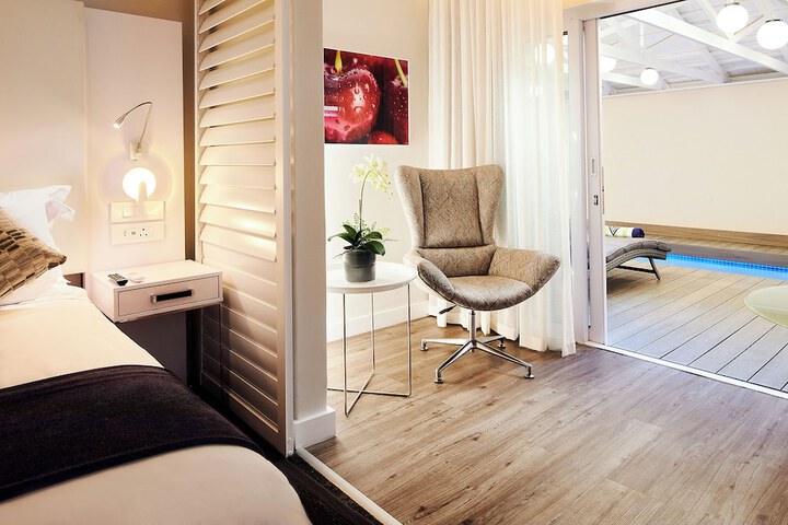 Room 28 of 137