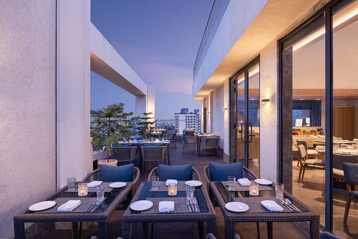 Lounge 18 of 29
