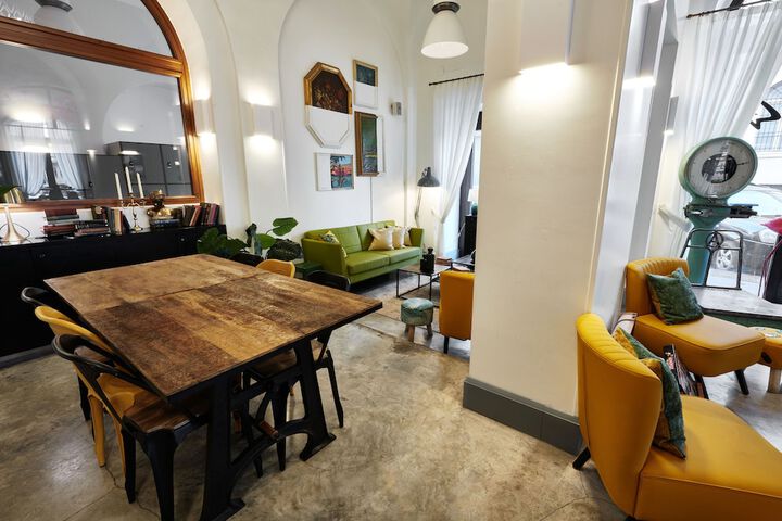 Entrance & Lobby