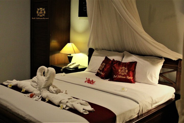 Room 4 of 90