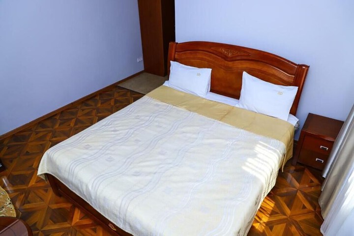 Room 35 of 123