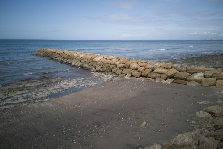 Beach 70 of 77