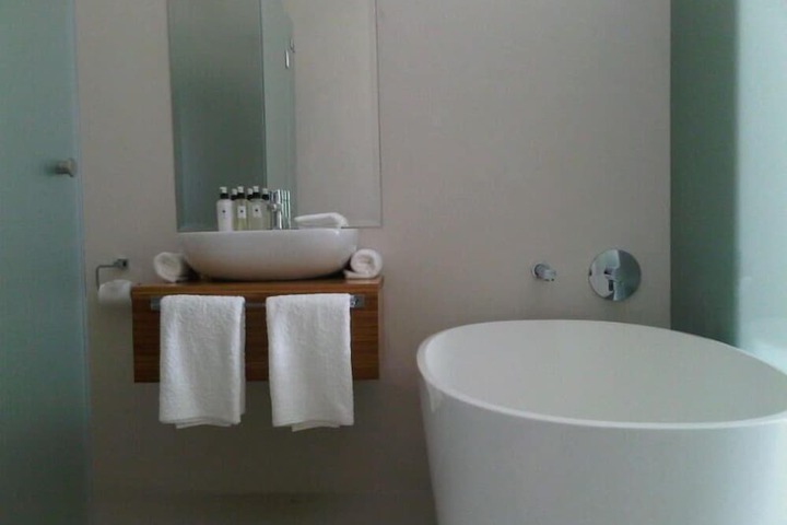 Room 51 of 76