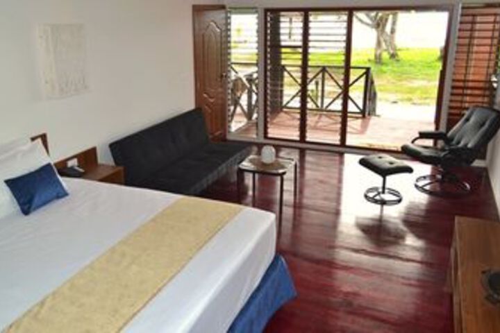 Room 16 of 38