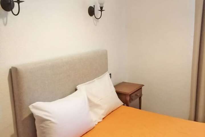 Room 49 of 81