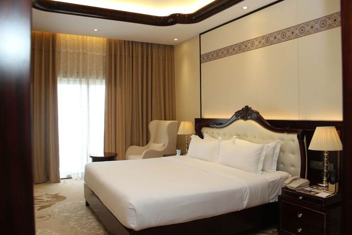 Room 18 of 103