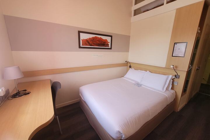 Room 4 of 57