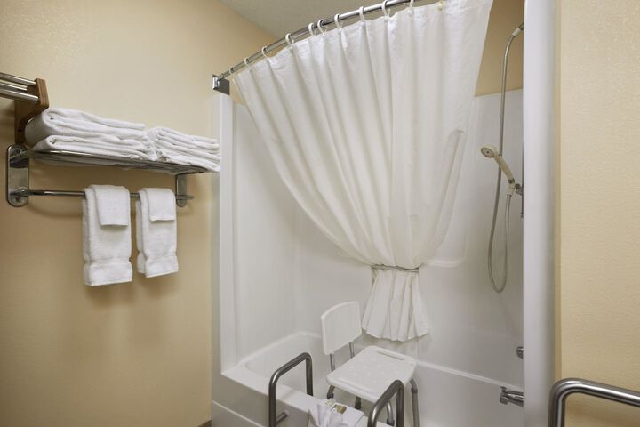 1 King Bed (1 of 7)