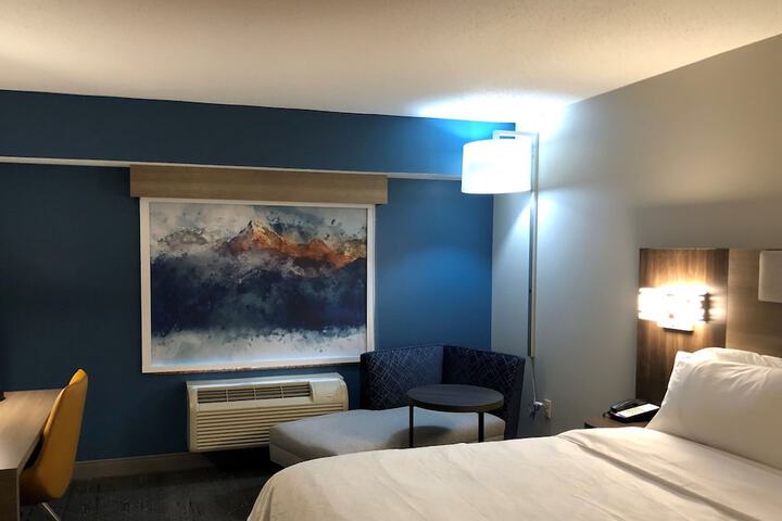 1 King Bed (17 of 24)