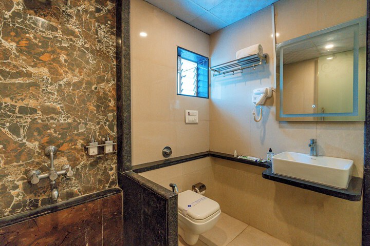 Room 25 of 62
