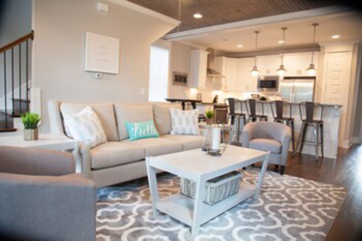 Image of New Nations Home 5 Miles to Downtown VR