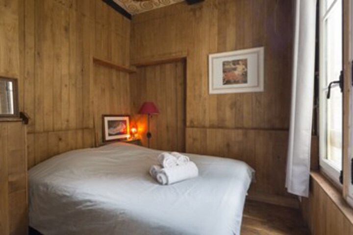 Room 16 of 16