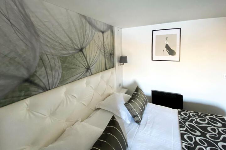 Room 28 of 80