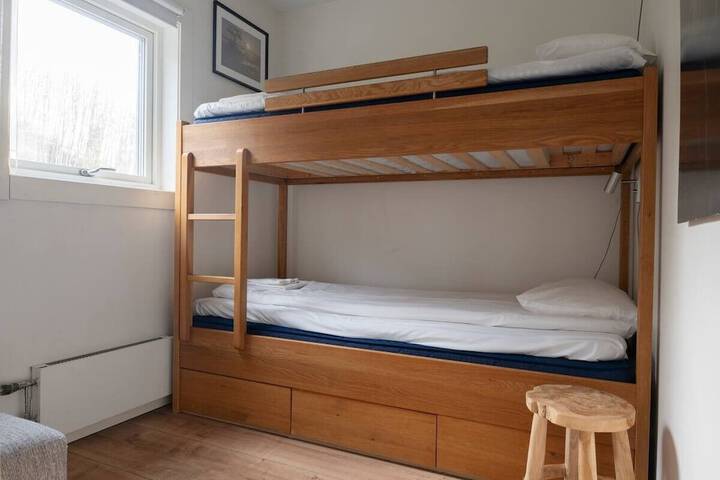 Room 27 of 865