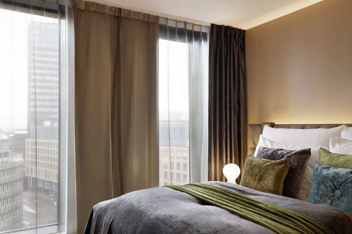 Room 52 of 107