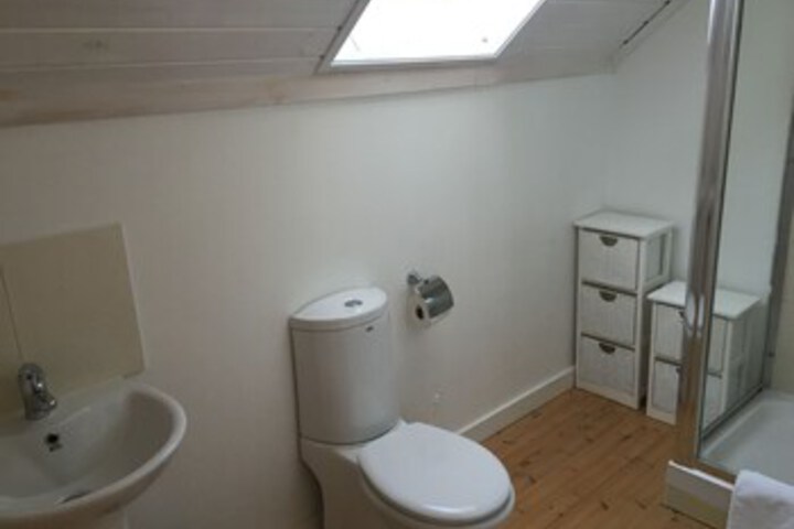 Room 2 of 20
