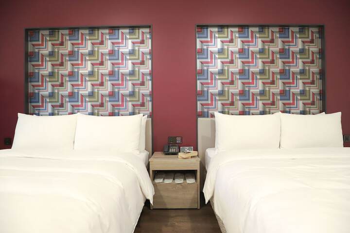 Room 18 of 117