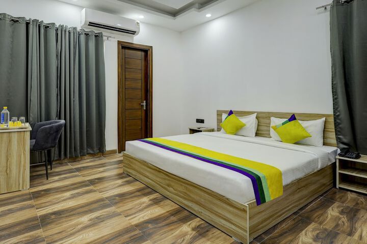 Room 14 of 38