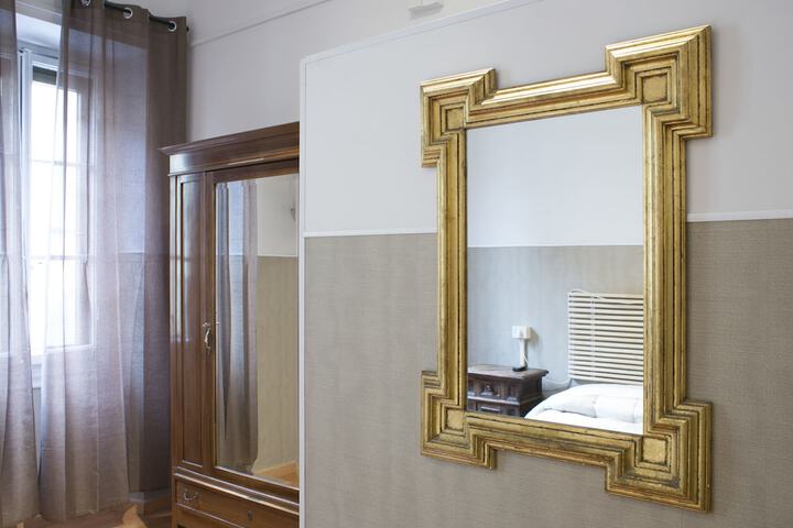 Room 9 of 22