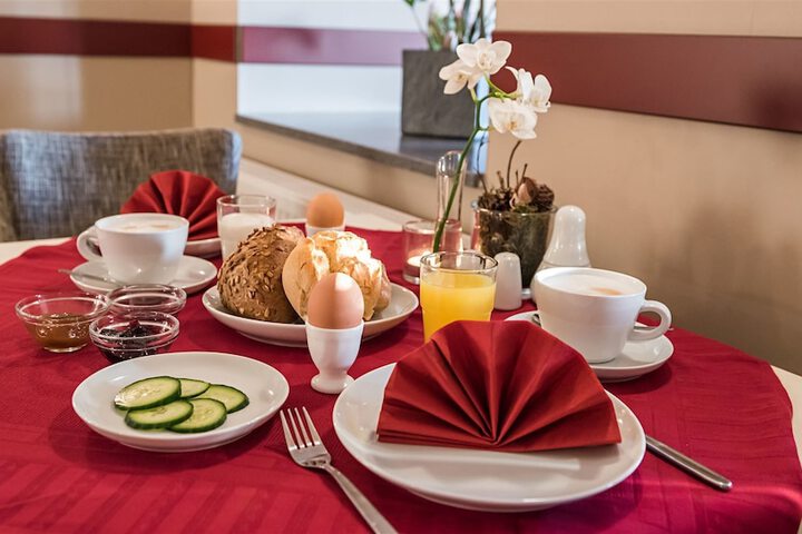 Breakfast/Coffee Service 39 of 46
