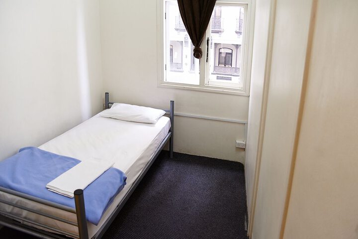 Room 9 of 42