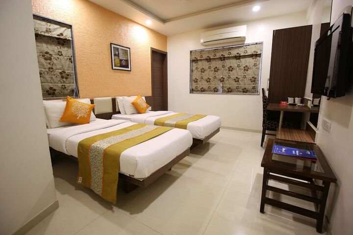 Room 12 of 36
