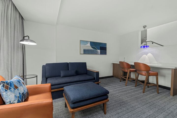 Room 33 of 73