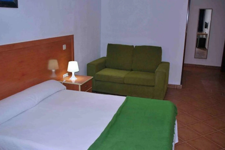 Room 2 of 18