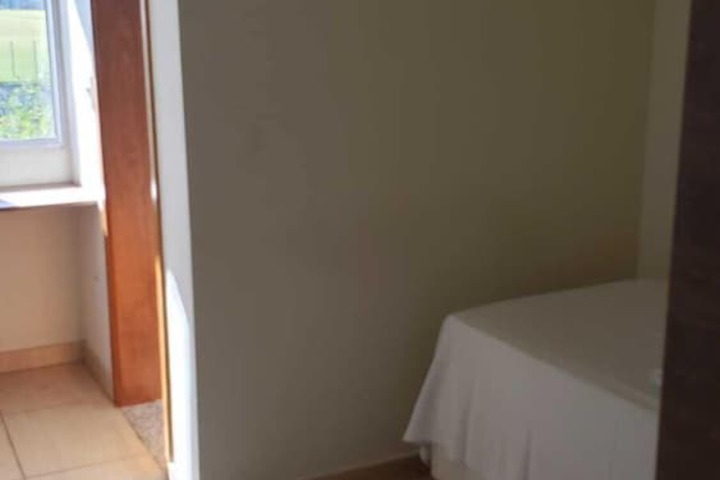 Room 13 of 33