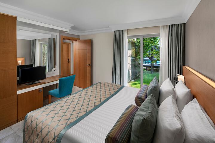 Room 34 of 225