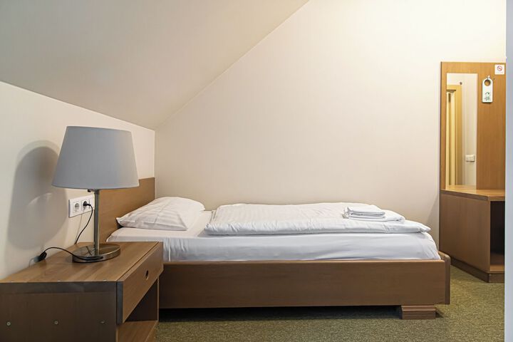 Room 26 of 74