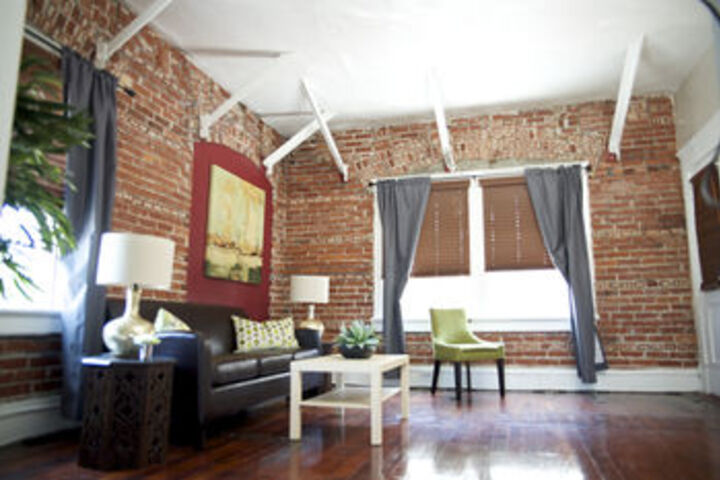 Room 9 of 10