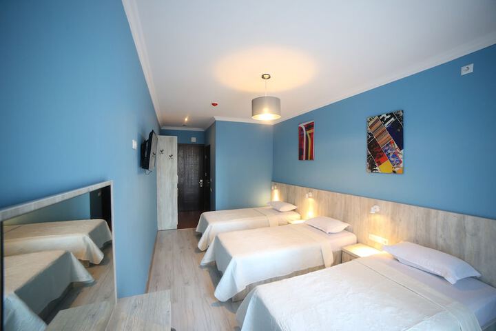Room 13 of 48