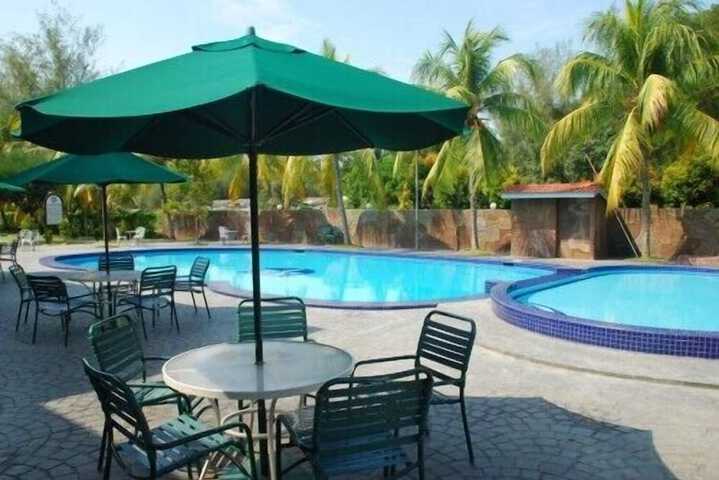 Pools & Facilities