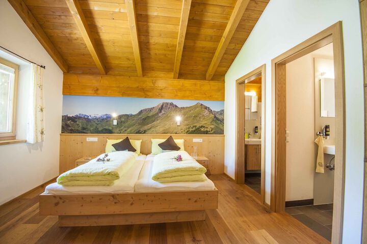 Room 2 of 38