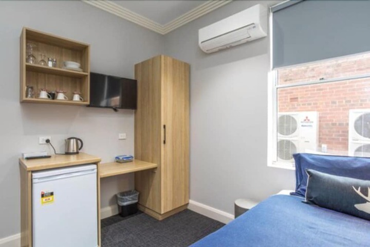 Room 6 of 36