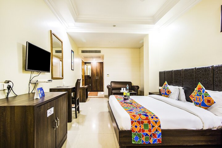 Room 21 of 34