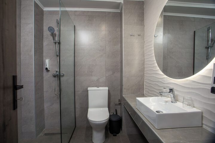 Room 8 of 26
