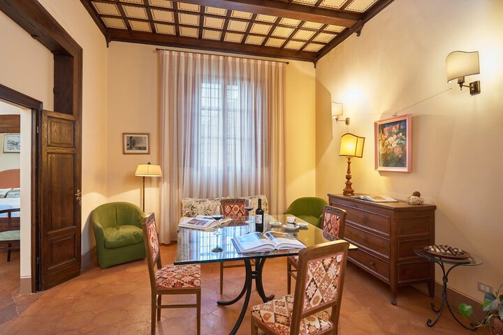 Room 15 of 38