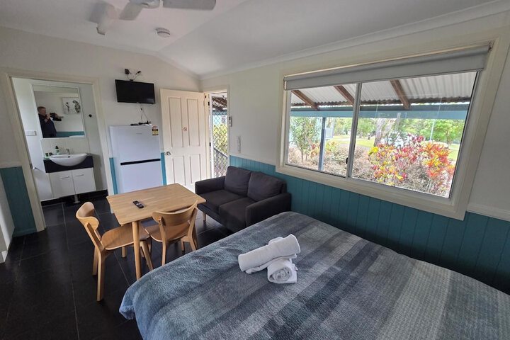 Room 4 of 14