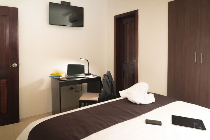 Room 11 of 30