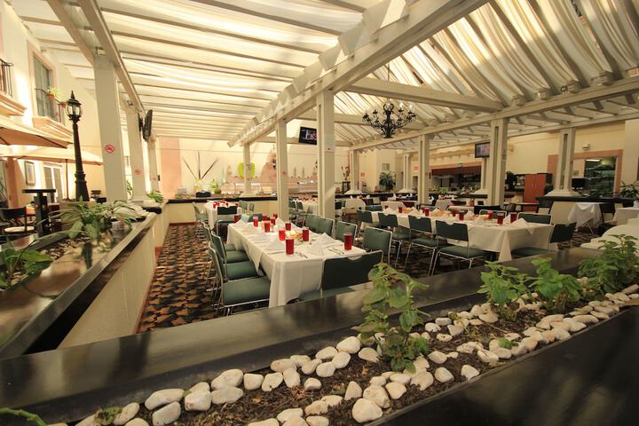 Dining 98 of 150