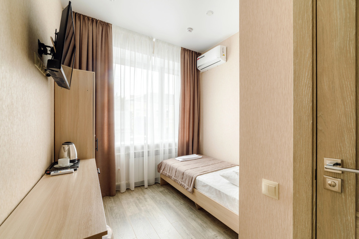Room 33 of 50
