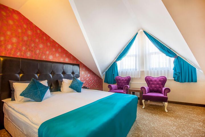 Room 5 of 23