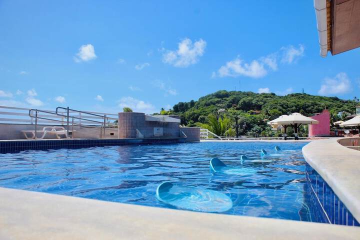 Pool 33 of 64