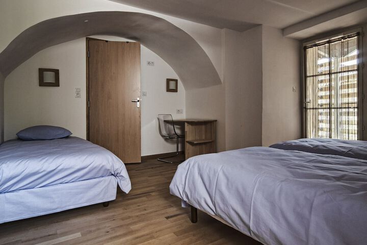 Room 2 of 14