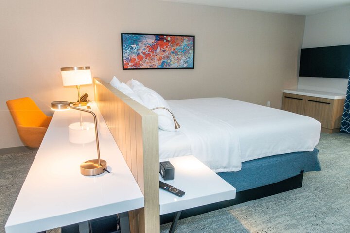 1 King Bed (11 of 16)