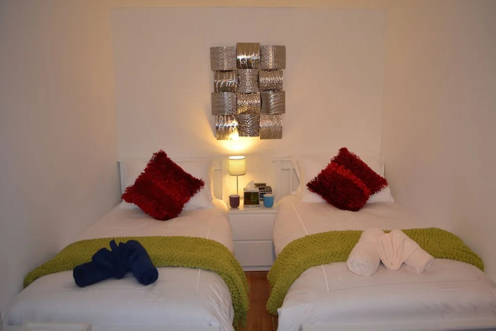 Room 4 of 14