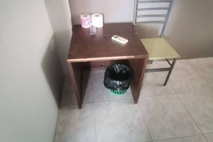 Room 14 of 37
