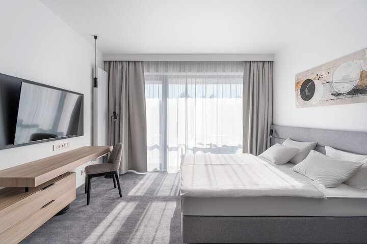 Room 9 of 29